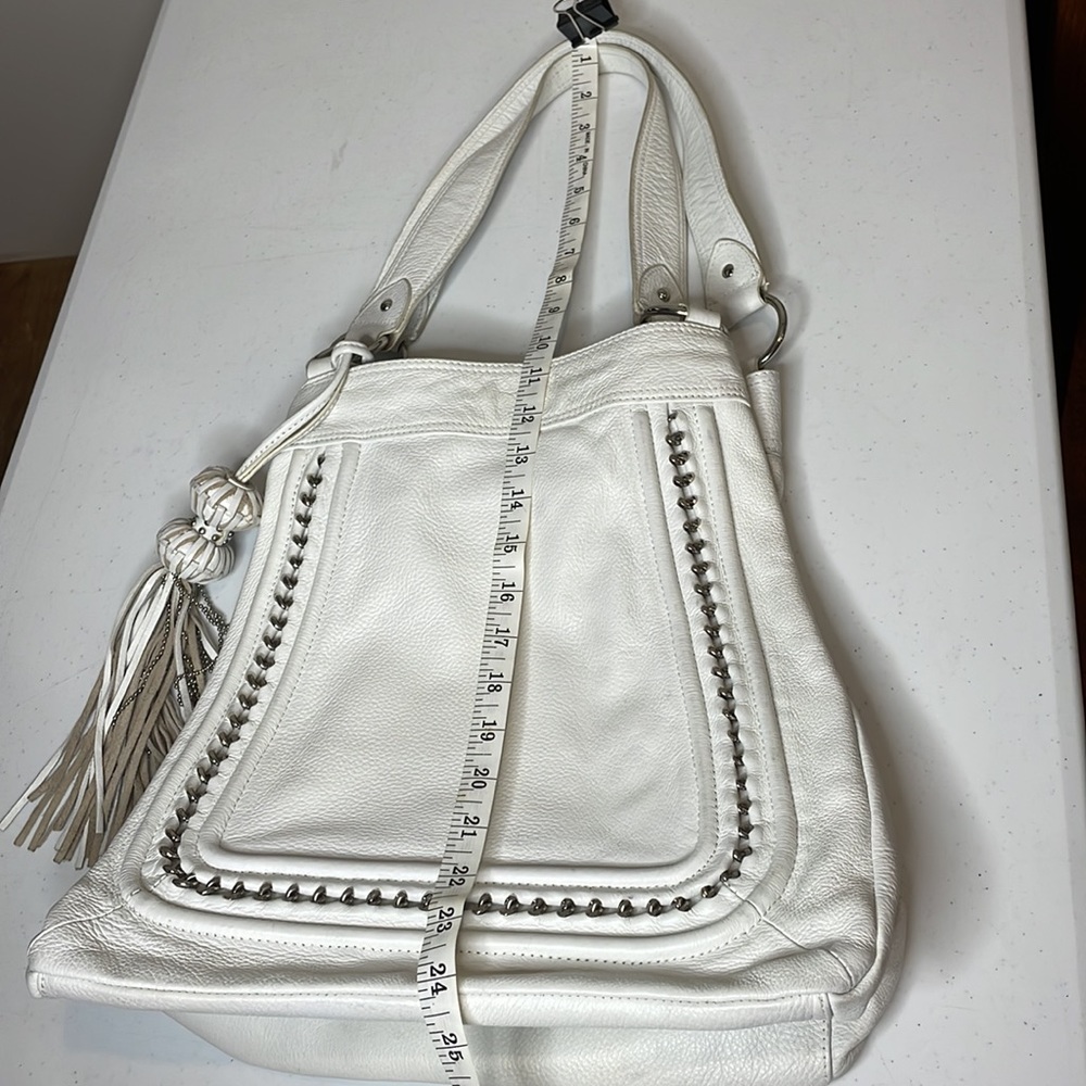 ☔️ WHITE LEATHER BOHEMIAN W/TASSLE EUC CONDITION!!! - Picture 6 of 15